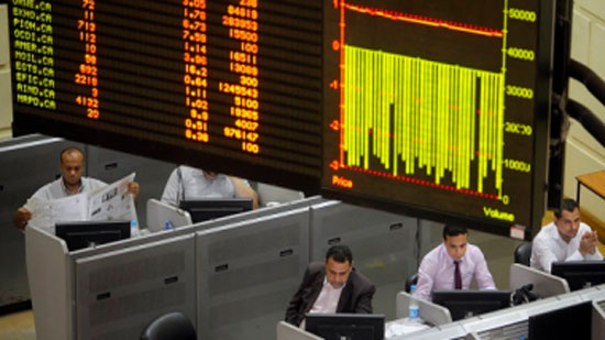 الضغوط البيعية تفقد بورصة مصر 6.8 مليار جنيه عند الإغلاق ومؤشرها يخسر 1.22%
