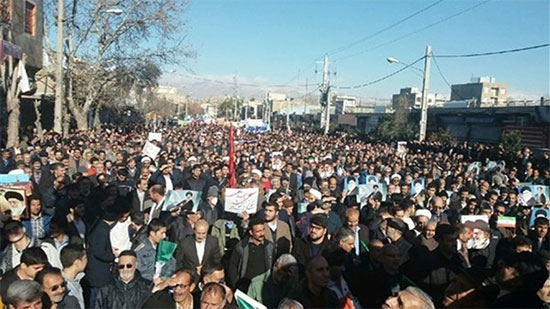 إيران تعتقل 180 شخصا من قادة الاحتجاجات 