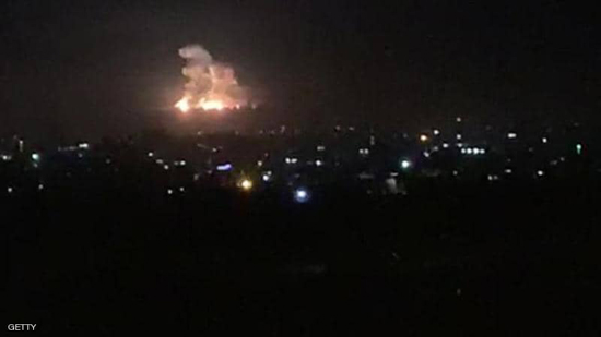 ردا على إطلاق قذائف .. غارات إسرائيلية على مواقع في قطاع غزة
