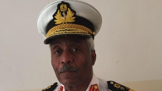 رئيس أركان القوات البحرية التابعة لحفتر: لدي أوامر بإغراق أي سفينة تركية تقترب من السواحل الليبية