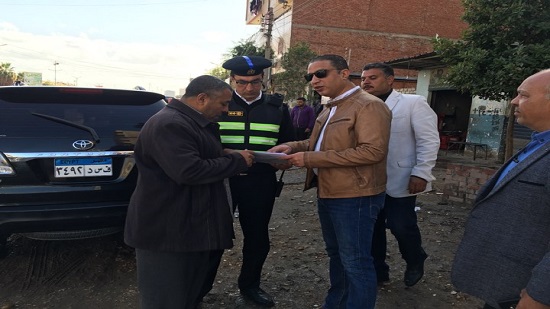 بالصور.... محافظ الفيوم يتفقد أعمال رفع تجمعات مياه الأمطار
