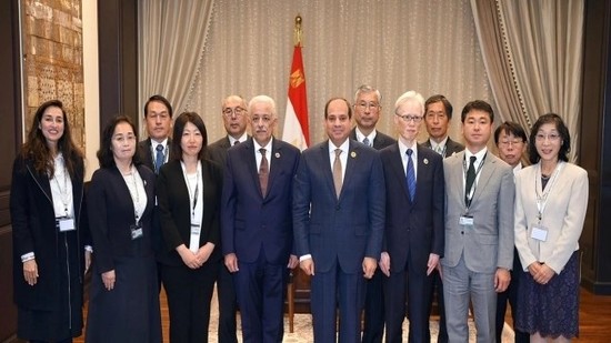 الرئيس اثناء لقاءة بمجموعة من الخبراء اليابانيين