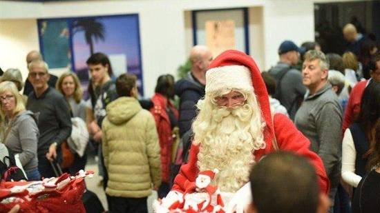  وصول بابا نويل لمرسى علم قادما من بلجيكا للاحتفال بالكريسماس 
