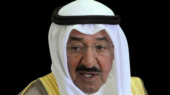 أمير الكويت يعزي الرئيس المصري في ضحايا حادث بورسعيد