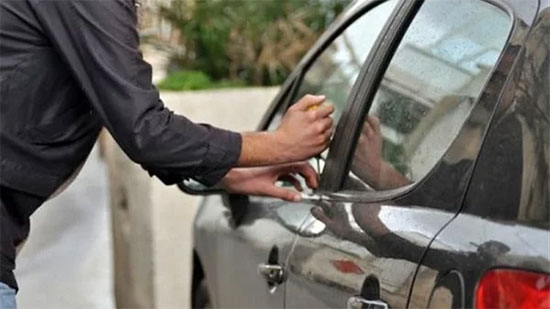 ضبط عنصر بتشكيل عصابي تخصص في سرقة السيارات بالإسكندرية
