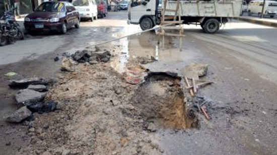 كسر ماسورة مياه بكورنيش الوراق وغلق جزئى للشارع 8 ساعات للإصلاحات