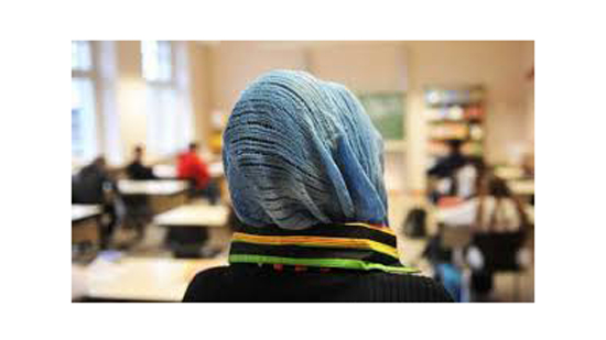 حظر الحجاب المعلمات