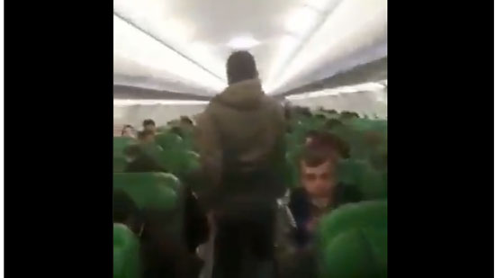 بالفيديو.. نقل مقاتلين سوريين إلى ليبيا