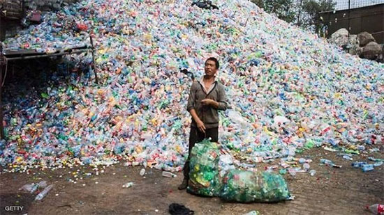 
عصر البلاستيك.. ماذا بعد قرار الصين بعدم استيراد نصف نفايات العالم؟
