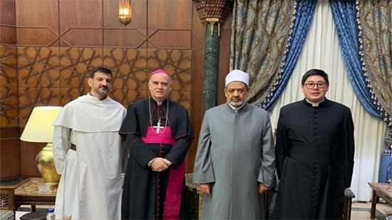 سفير الفاتيكان لدى القاهرة يزور مشيخة الأزهر