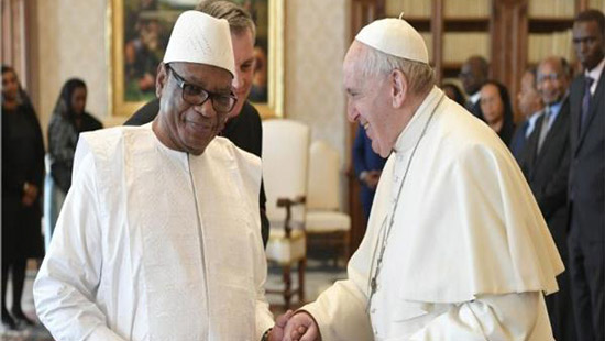 البابا فرنسيس يستقبل رئيس دولة مالي بالقصر الرسولي 
