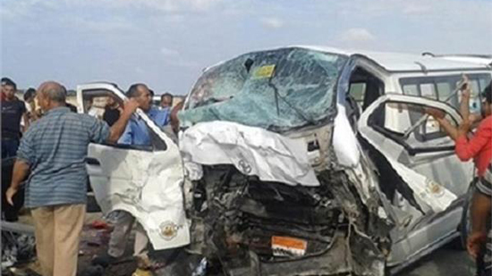 مصرع وإصابة 9 أشخاص جراء حادث تصادم سيارة أجرة بملاكي في سوهاج
