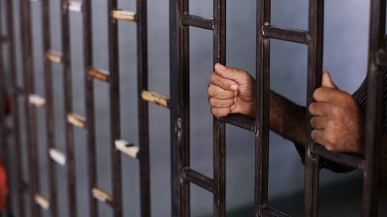 السجن 3 أعوام لسارق قرط ذهبي من طفلة في الإسكندرية
