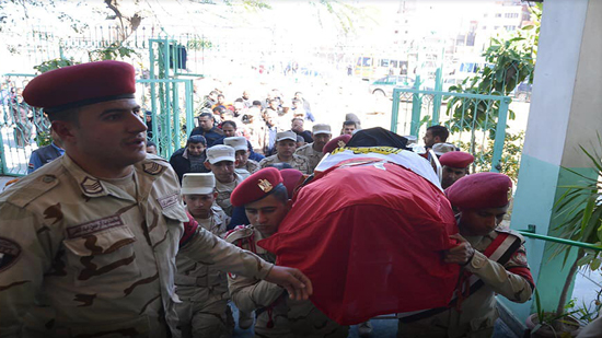  بالصور .. الإسكندرية تودع الشهيد كريم أحمد في جنازة عسكرية مهيبة