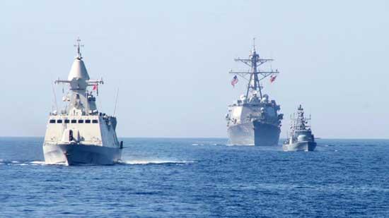  البحرية المصرية و نظيرتها الفرنسية تُنفذان تدريباً عابراً بالبحر المتوسط 

