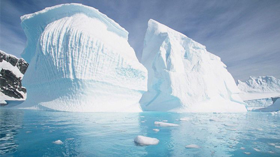 باحثون يكتشفون بحيرة مزدهرة بالحياة الميكروبية فى أنتاركتيكا
