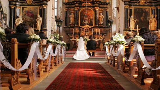 الكنيسة الارثوذوكسية فى النمسا توقف حفلات الزفاف والمعمودية 
