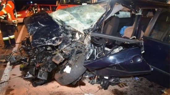 
إصابة 10 أشخاص في تصادم سيارتين على طريق الإسماعيلية الصحراوي
