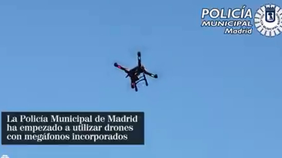بالفيديو .. الشرطة الأسبانية تستخدم طائرات 