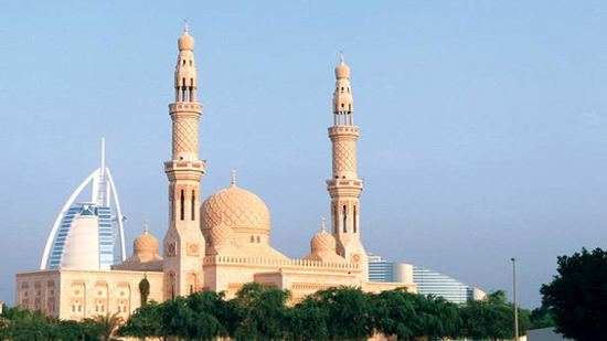 كبير مفتين دبي: تعليق الصلاة في المساجد دفع للضرر