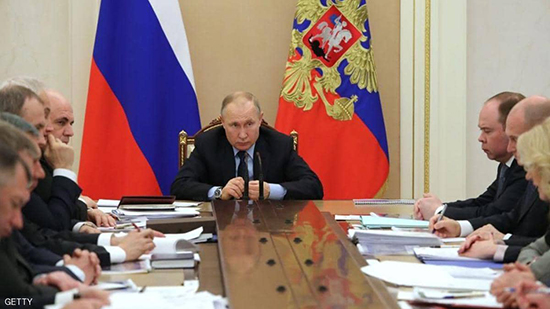 كورونا يقتحم مكتب بوتين.. وتوضيح من الكرملين