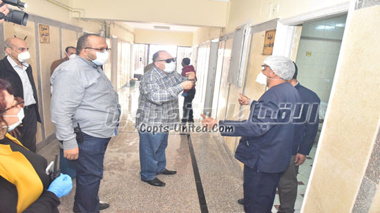 محافظ أسيوط يقود حملة رش وتطهير مستشفى الصدر