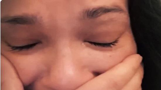 بالفيديو.. ممرضة أمريكية تبكي وتستقيل بسبب كورونا: بلادنا غير مستعدة
