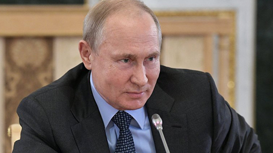 بوتين يناقش سوق النفط العالمي وأزمة كورونا مع مجلس الأمن الروسي
