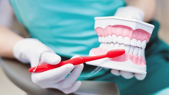 5 نصائح تبعدك عن طبيب الأسنان
