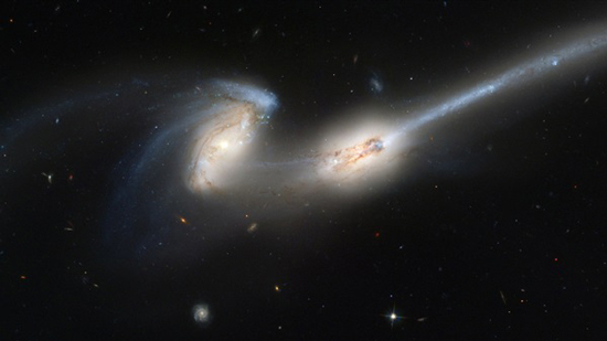 علماء يكتشفون أدلة فوتوغرافية تؤكد اندماج المجرات