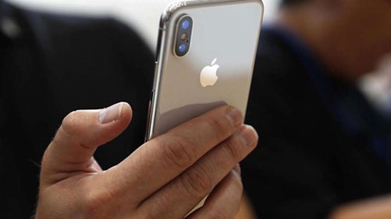 تحديث iOS 13.5 يسمح للمستخدمين فتح هواتف أيفون خلال ارتداء الأقنعة
