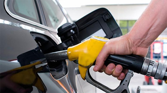 الحكومة تكشف حقيقة زيادة أسعار الوقود والمواد البترولية نتيجة فرض رسوم جديدة عليها