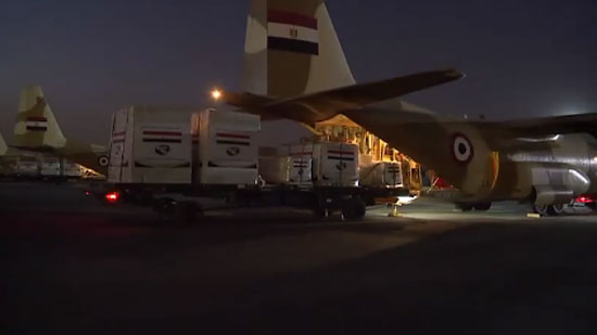فيديو .. القوات المسلحة المصرية ترسل شحنة مستلزمات طبية إلى السودان لمساعدته لمجابهة كورونا 
