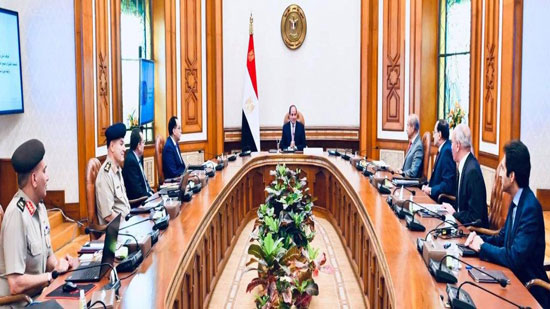  الرئيس السيسي يترأس اجتماعا للحكومة ويوجه بمواصلة تنمية سيناء والاهتمام بالتجمعات البدوية السكنية 