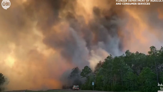 فيديو .. حرائق ضخمة تضرب فلوريدا وتجبر أكثر من 500 شخص على ترك منازلهم 