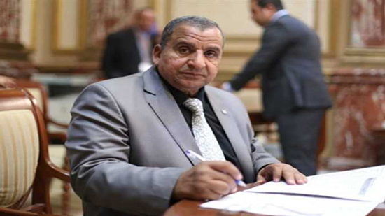 النائب عبد الحميد كمال يشكر محافظ السويس على استجابته فتح الشوارع المغلقة