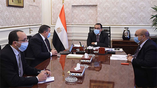 رئيس الوزراء يستعرض مع وزير الإعلام جهود التوعية الإعلامية لمواجهة فيروس كورونا