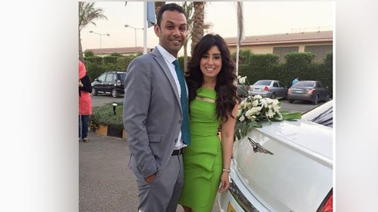 أيتن عامر محتفلة بعيد زواجها: 