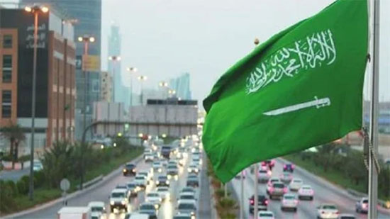 السعودية: رفع نسبة حضور الموظفين إلى 75%