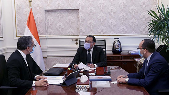 رئيس الوزراء يكلف بسرعة البدء في تطوير ميادين طلعت حرب والأوبرا والعتبة على غرار ميدان التحرير