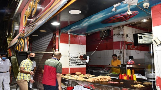  بالصور:محافظ الفيوم: غلق 27 مطعماً ومقهىً لعدم الالتزام بالإجراءات الاحترازية