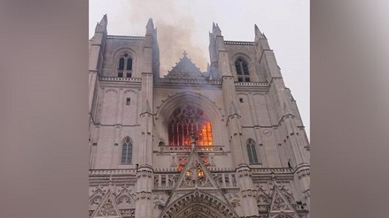 إحراق كاتدرائية القديس بطرس وبولس بفرنسا