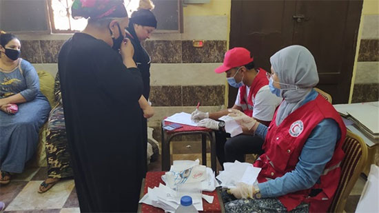 الهلال الأحمر: توزيع 4 آلاف سلة غذائية وحقيبة نظافة شخصية