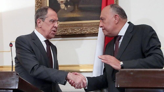  سامح شكري يؤكد لنظيره الروسي رفض مصر وتصديها لأي تدخلات أجنبية في ليبيا