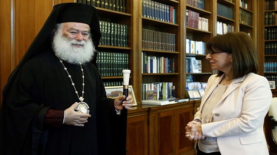  بالصور.. رئيس اليونان تستقبل بطريرك الإسكندرية للروم الأرثوذكس 
