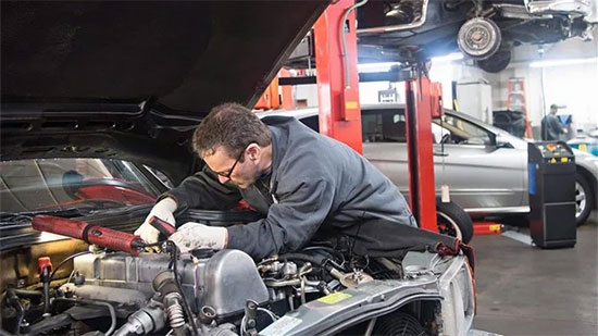 
كيفية تفادي إصلاح أجزاء السيارة باهظة التكاليف
