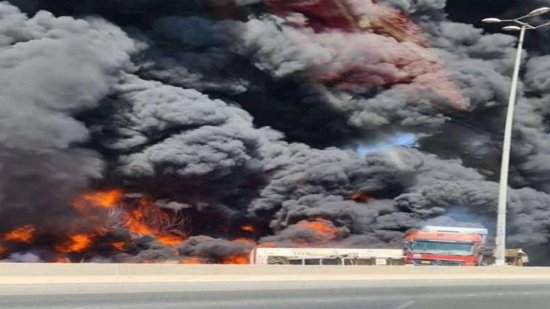 حريق ضخم بالكويت بسبب اشتعال صهريج وقود