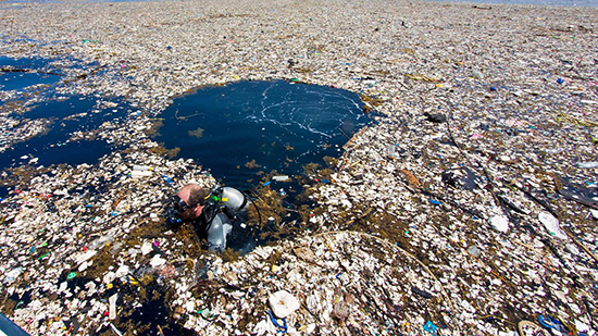 علماء يوضحون مدى سوء مشكلة النفايات البلاستيكية بحلول عام 2040