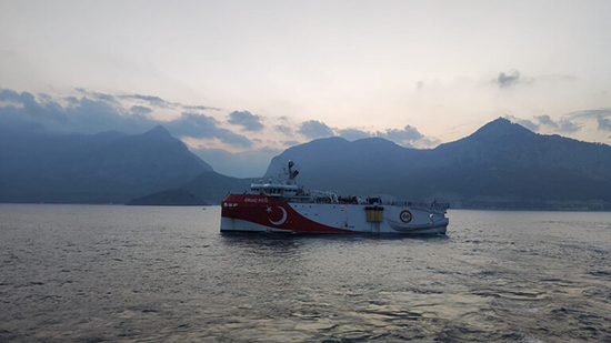 لاكروا: أسطول اليونان جاهز لوقف تحرك تركيا في المتوسط وفرنسا تحذر أنقرة عبر هذه الخطوة 