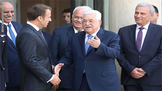 ماكرون لـ عباس: اتفاقية الإمارات وإسرائيل تسهم في عملية السلام